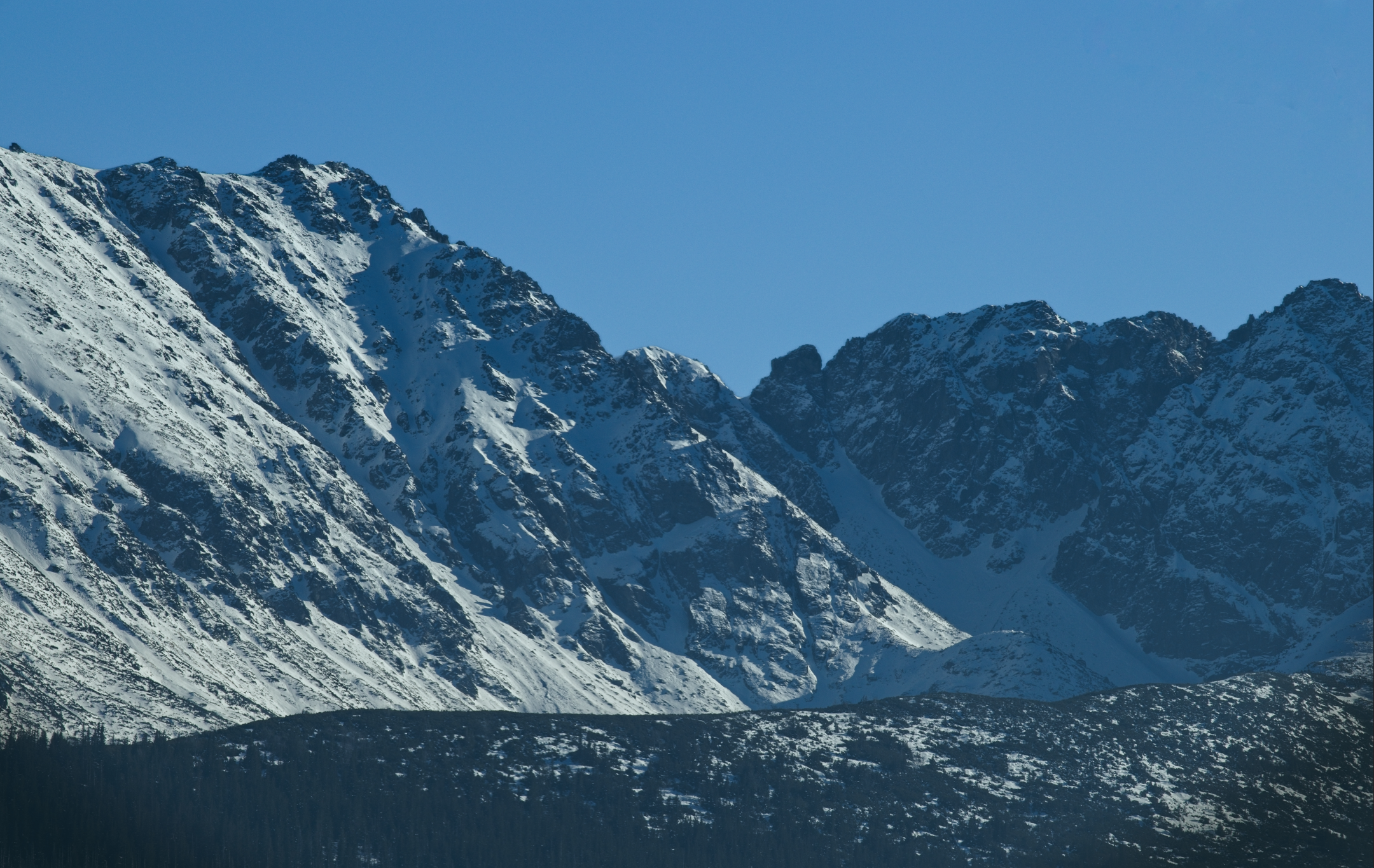 Follow the Line: Using Leading Lines for Dynamic Mountain Landscape Photography